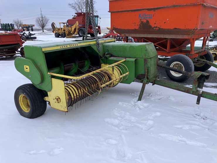 john-deere-336-image-1