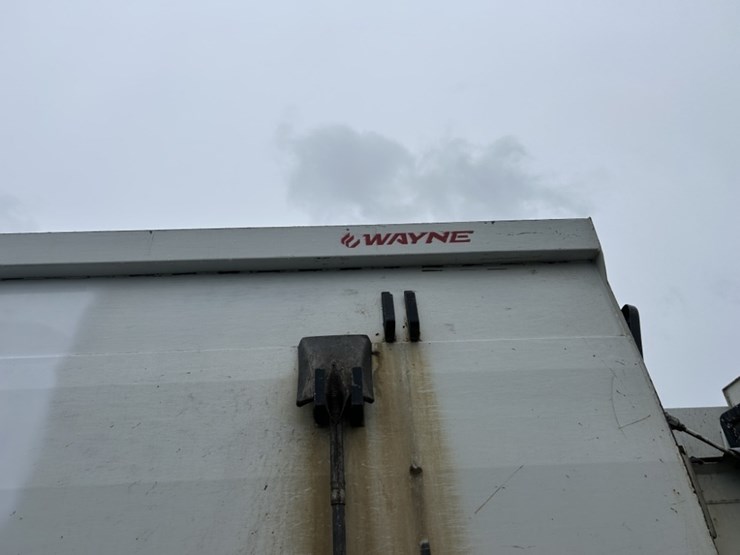 2014-peterbilt-320-image-41