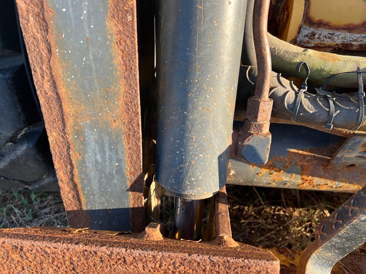 2012-deere-328e-image-11