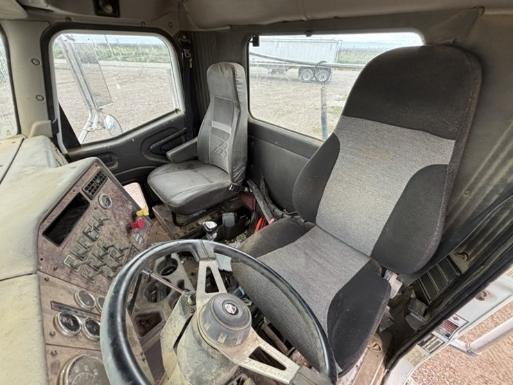 2002-international-9200i-image-26