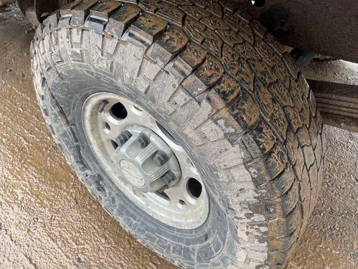 2009-chevrolet-silverado-2500-image-13