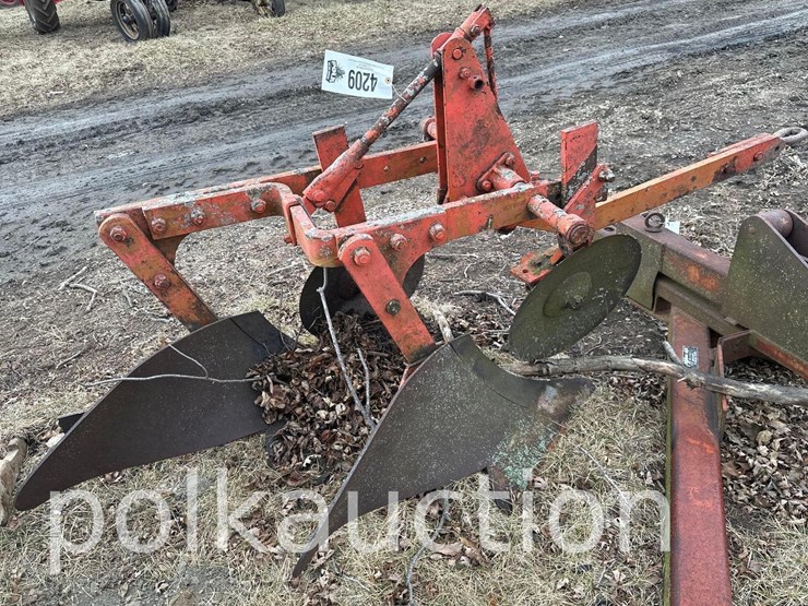2-bottom-snap-coupler-plow---14"-(hess)-image-1