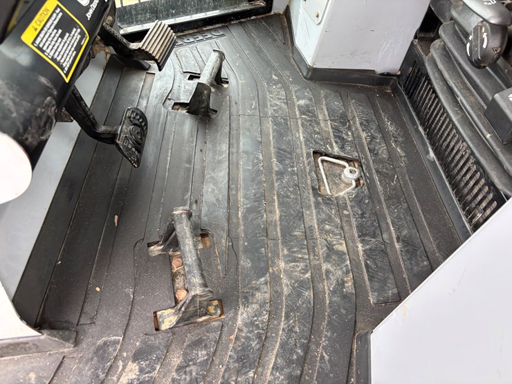 deere-650h-lgp-image-23