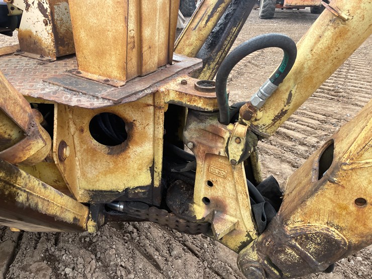 #1035-•-ford-backhoe-image-17