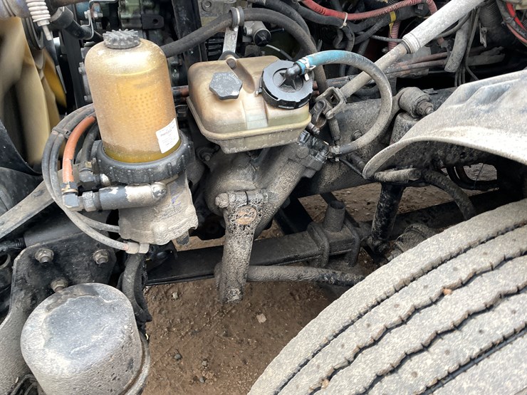 #1482-•-2009-freightliner-truck-tractor-(has-mn-title)-image-20