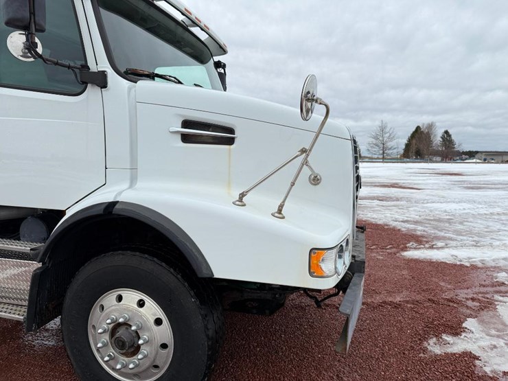 #280-•-lot-280-image-29