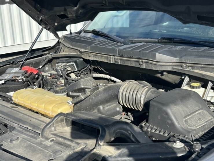 2021-ford-f150-xlt-image-38