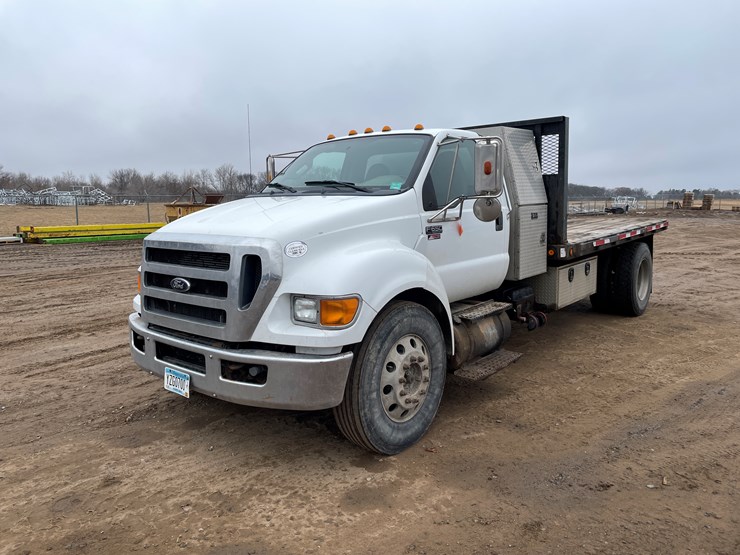 2012-ford-f650-image-1