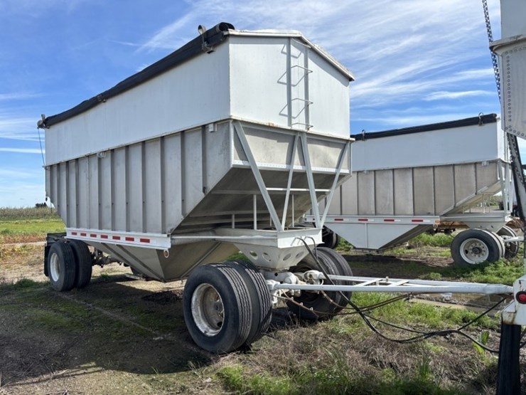 1974-titan-trailer-image-6