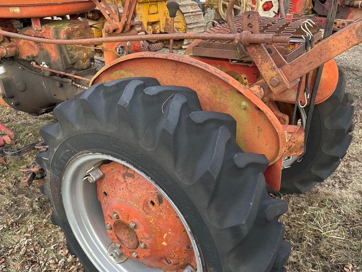 farmall-140-(sn#-26913)-(hess)-image-12