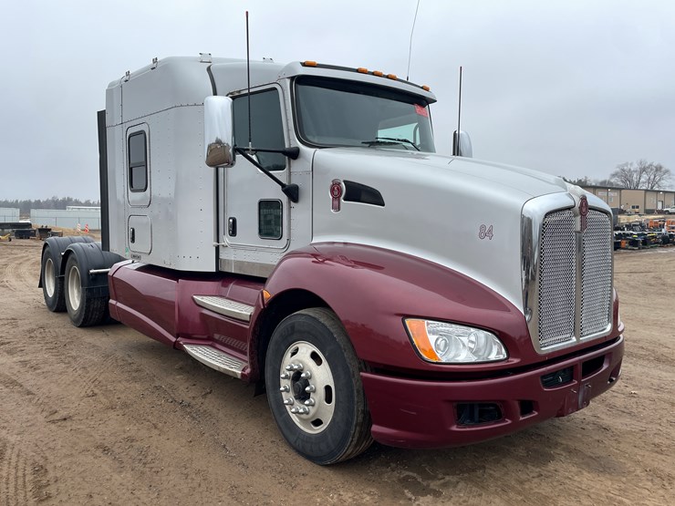 2012-kenworth-t660-image-4