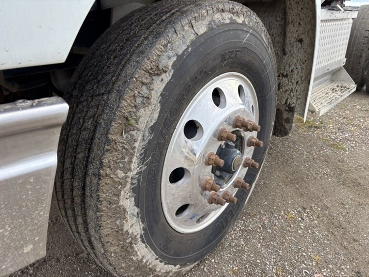 2002-international-9200i-image-9