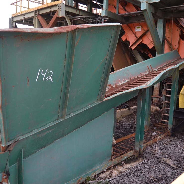 21' INCLINE ALL STEEL WASTE CONVEYOR W/ 110 LADDER BACK CHAIN NO DRIVEW/ BOTTOM RETURN