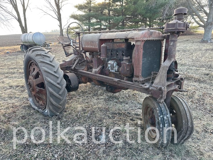 farmall-f-series-(no-tag)-(hess)-image-3