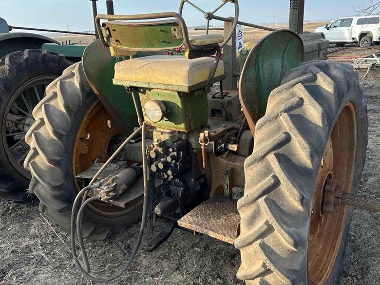 john-deere-b-image-11