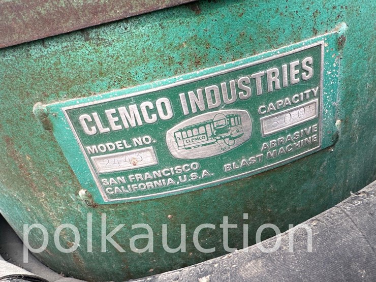 clemco-portable-sand-blaster-(wf)-image-4