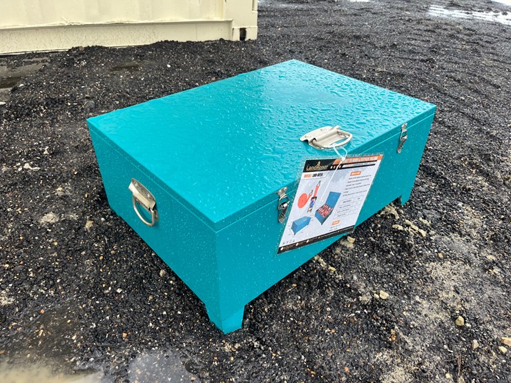 #5036-•-new-land-honor-toolbox-and-ratchet-straps-image-1