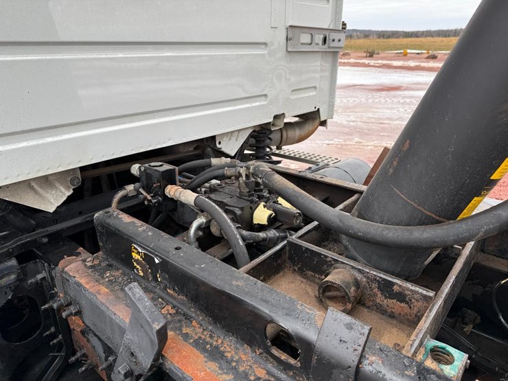 #280-•-lot-280-image-35