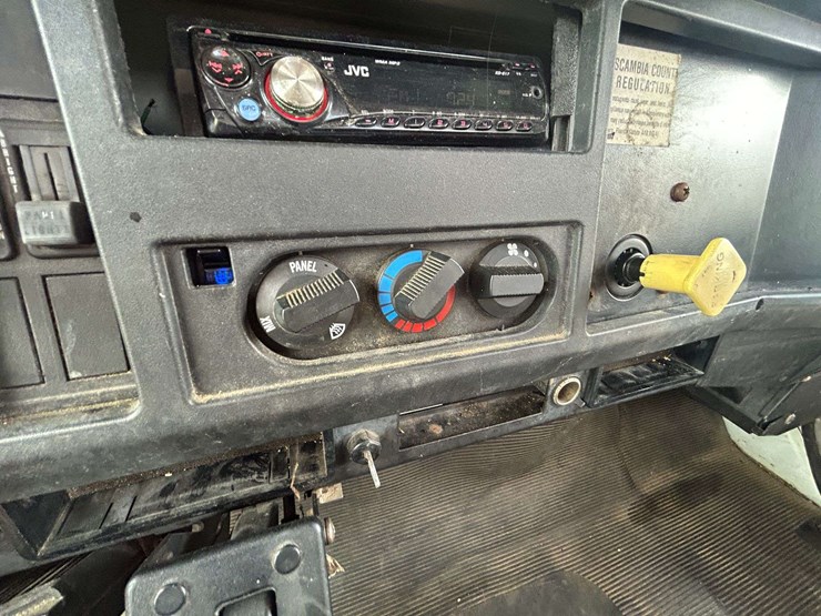 1999-international-4700-image-46