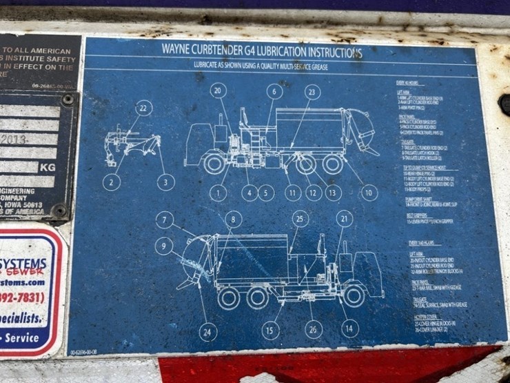 2014-peterbilt-320-image-44