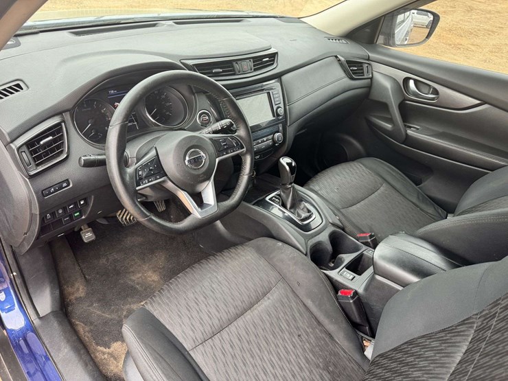 2019-nissan-rouge-sv-4-door-suv---202,021-miles-image-11