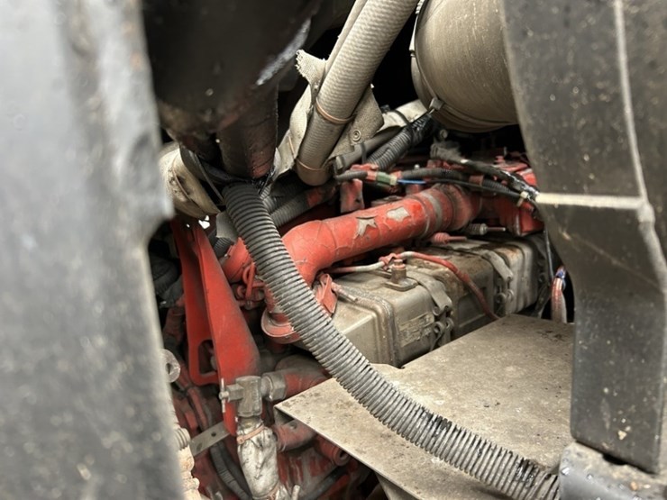 2014-peterbilt-320-image-46