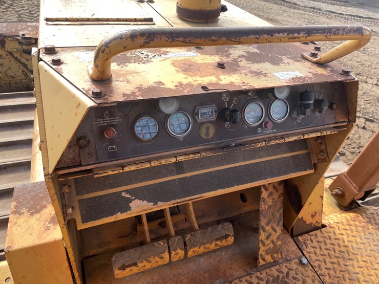 1990-case-850g-image-22