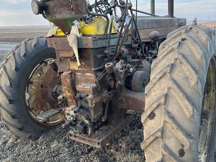 john-deere-720-image-9