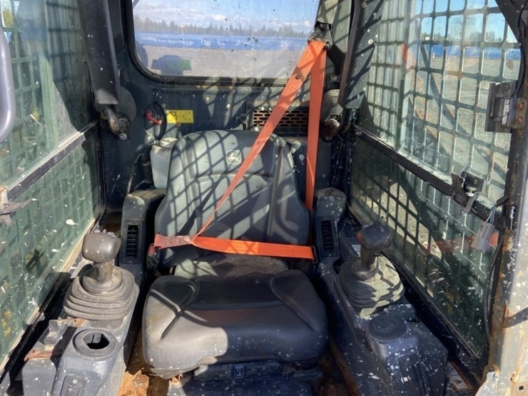 2023-deere-317g-image-21