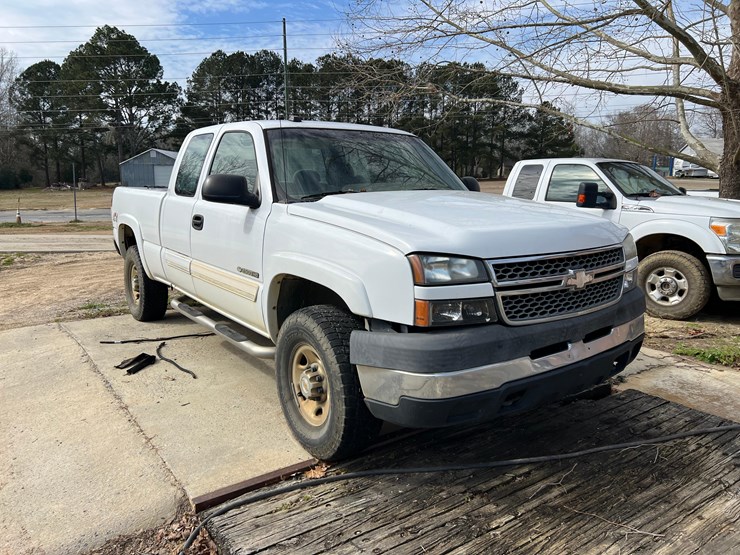 chevrolet-2500hd-image-3