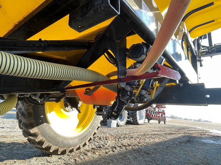 #106-•-fast-9613ft-pull-behind-sprayer-(one-owner)-image-25
