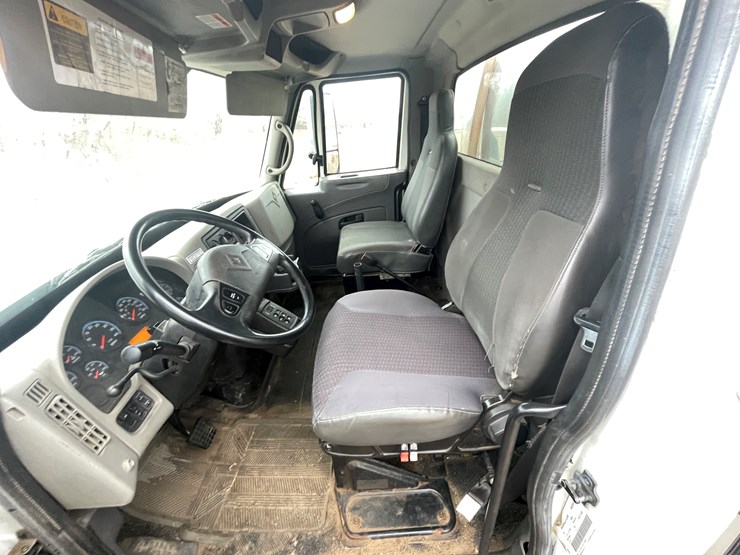 #1037-•-2009-international-navistar-fuel-truck-(has-mn-title)-image-64