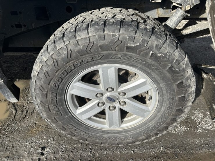 2021-ford-f150-xlt-image-34