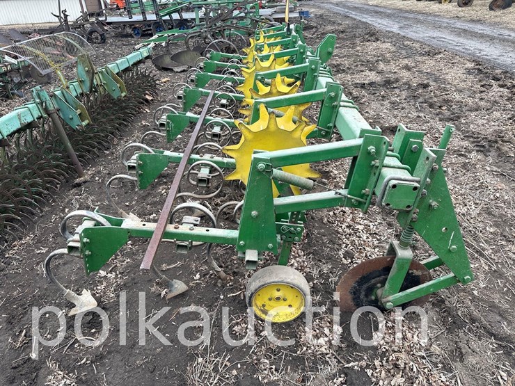 john-deere-825-image-2