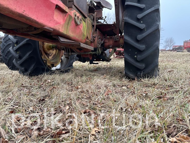 massey-ferguson-444-image-5