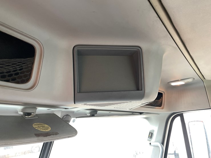 #1038-•-2005-freightliner-grain-truck-(has-mn-title)-image-58