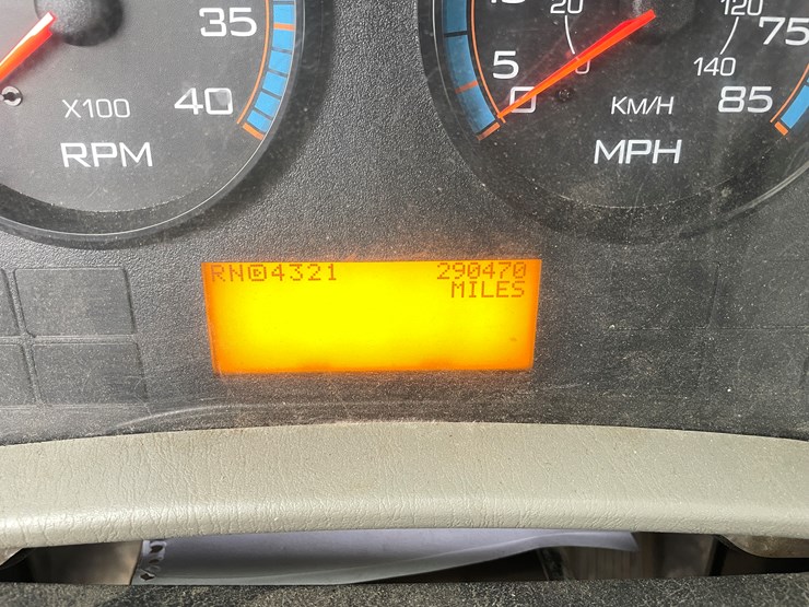 #1037-•-2009-international-navistar-fuel-truck-(has-mn-title)-image-65