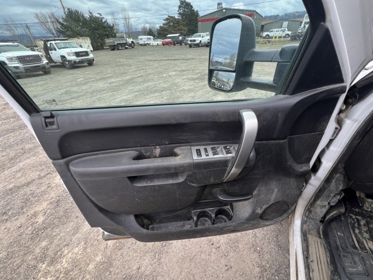 2012-gmc-2500-image-29