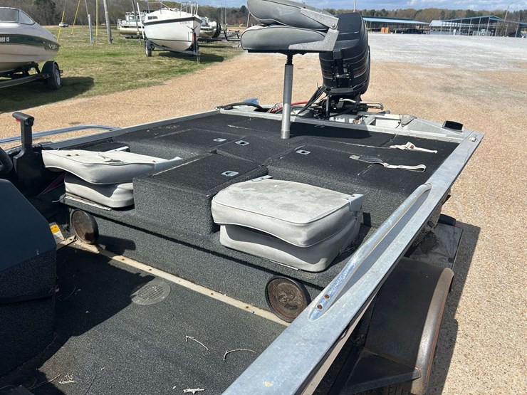 1988-bass-tracker-tx17-aluminum-bass-boat-image-14