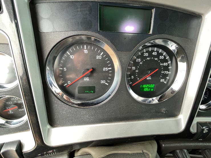 2012-kenworth-t660-image-39