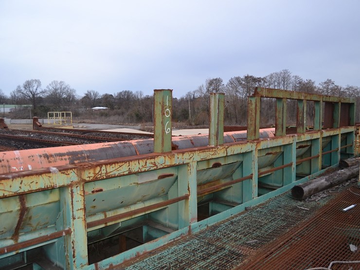 65'-endwise-log-trough-w/-back-stop-no-drive-w/-steel-support-image-3