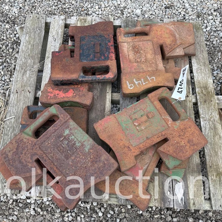 (9) IH SUITCASE WEIGHTS (SOLD x $) (WF)