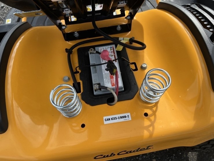 2024-cub-cadet-xt1-lt46-ride-on-mower-image-10