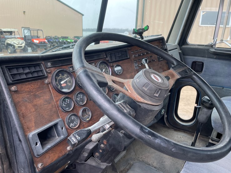 #1041-•-1989-peterbilt-flatbed-truck-tractor-(has-mn-title)-image-36