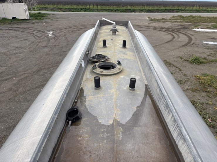 1987-clough-4,500-gallon-t/a-tank-trailer-image-22