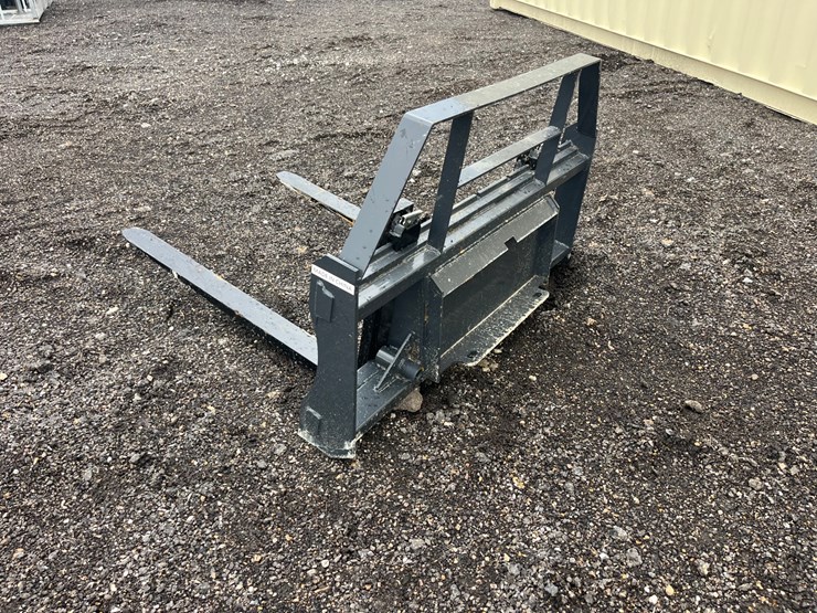 #5030-•-new-land-honor-mini-skid-steer-pallet-forks-image-2