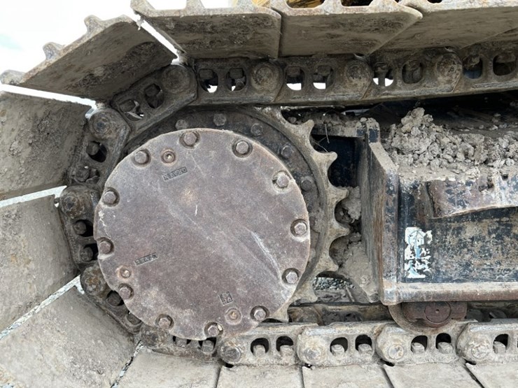 2021-deere-135g-image-33