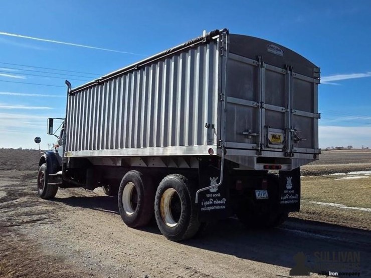 1997-international-4900-image-7