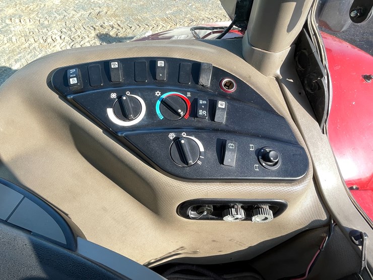 case-ih-magnum-315-image-75