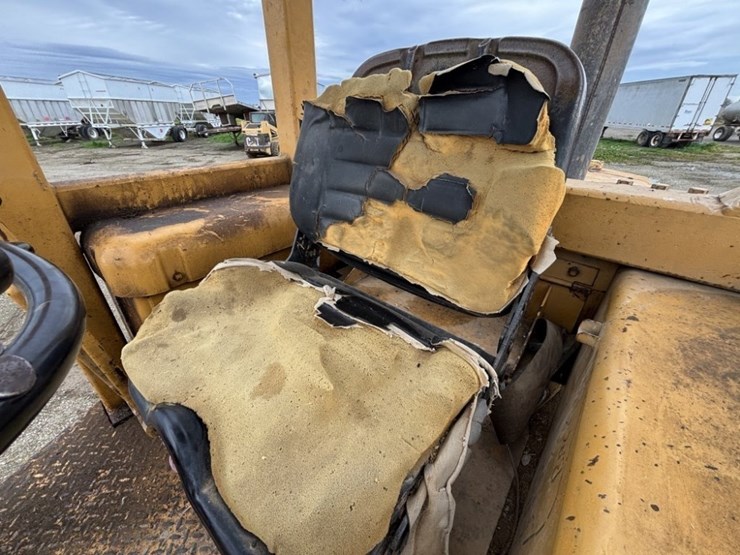 1970-caterpillar-920-image-17